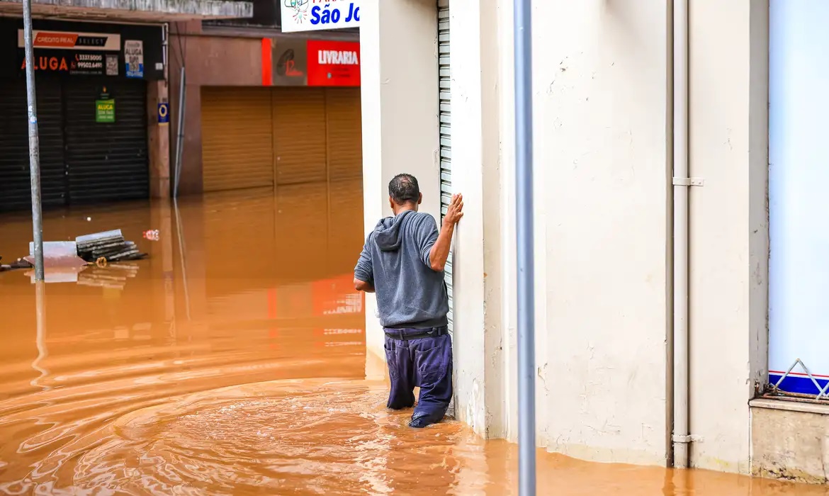 Enchentes afetam saúde mental de moradores da capital gaúcha