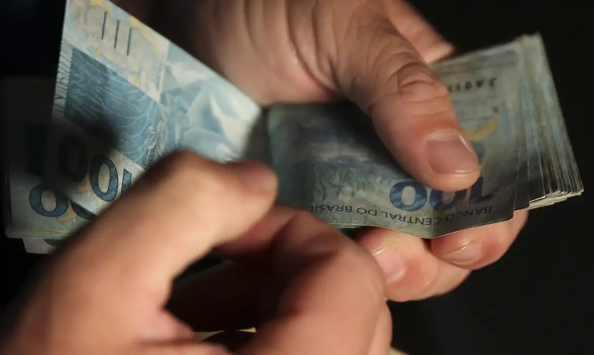 Há 30 anos, Plano Real derrubava hiperinflação e estabilizava economia
