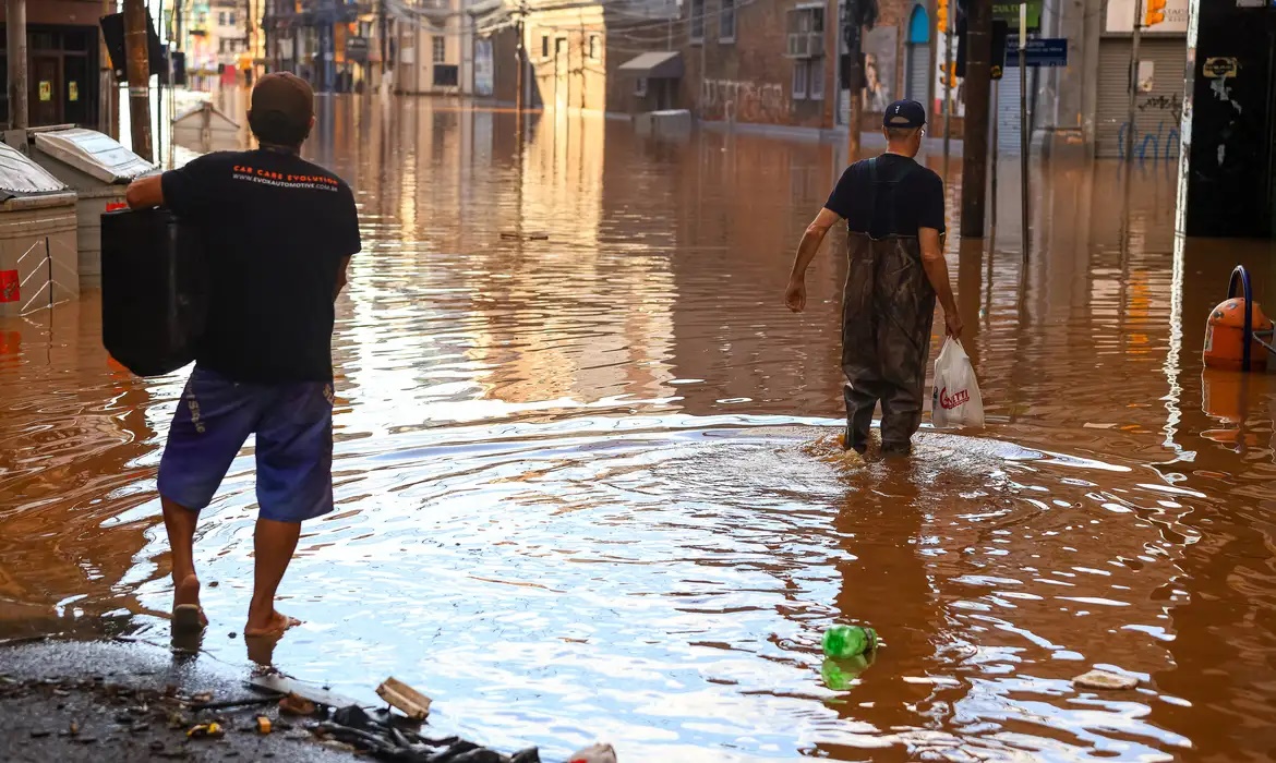 Enchentes no Rio Grande do Sul: Defesa Civil atualiza número de mortes para 180